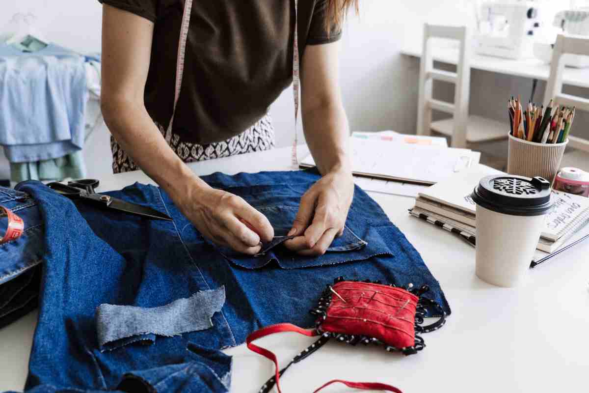 Non buttare jeans: idee riutilizzarli