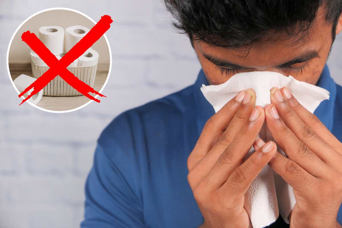 soffiarsi il naso con carta igienica
