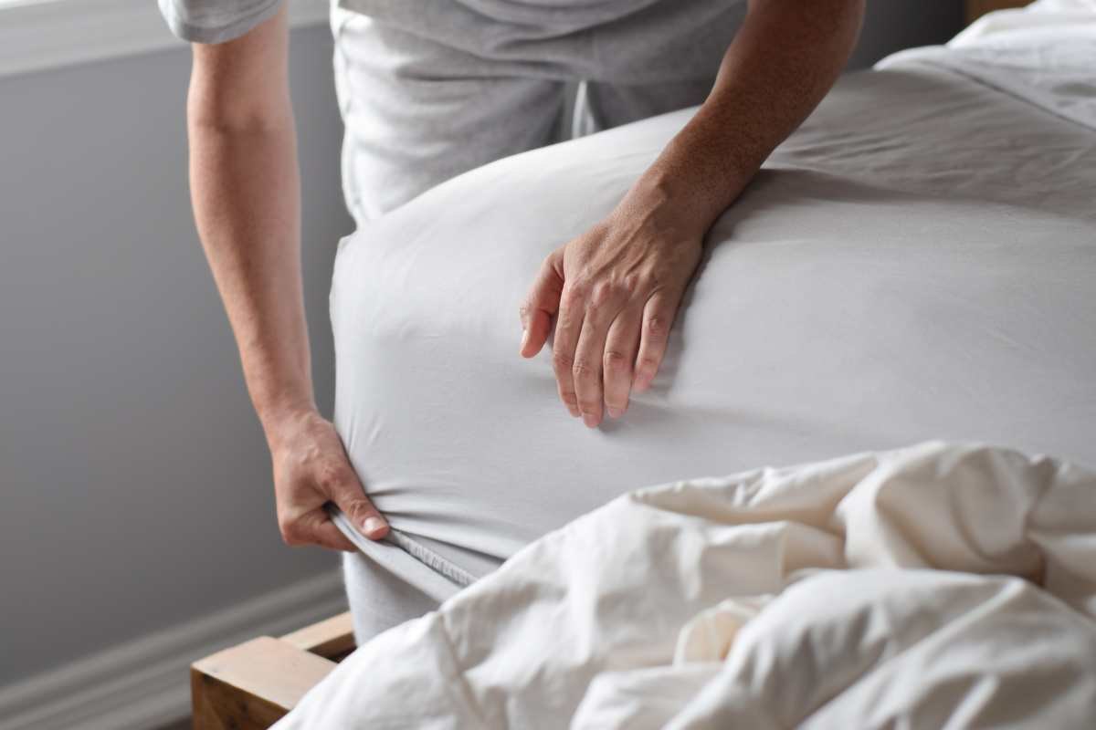 lenzuola con angoli comodo quando si prepara il letto