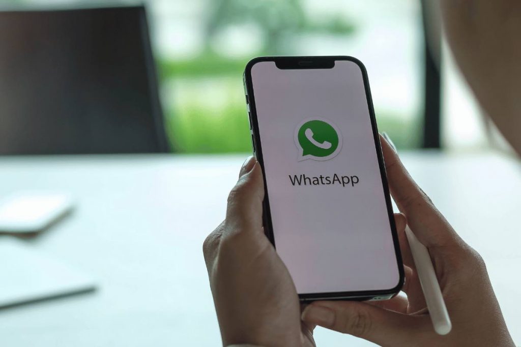 WhatsApp, come cambia il m odo di usare lo stato: ecco le novità da conoscere