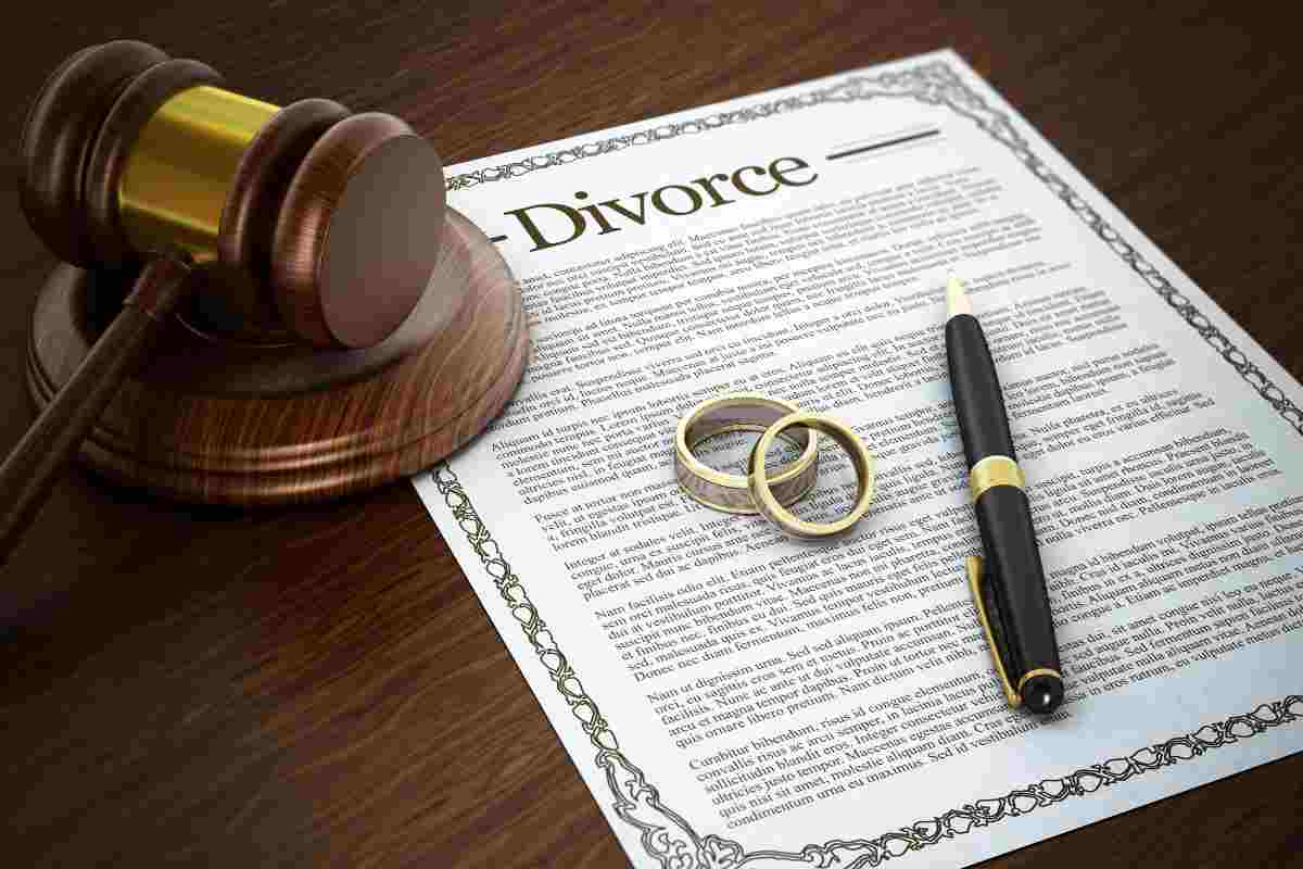 assegno divorzile cambia convivenza
