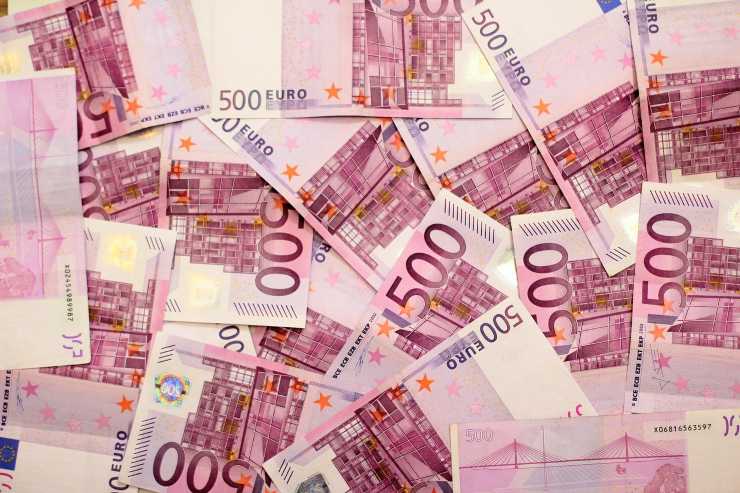 soldi percepiti dafli europarlamentari